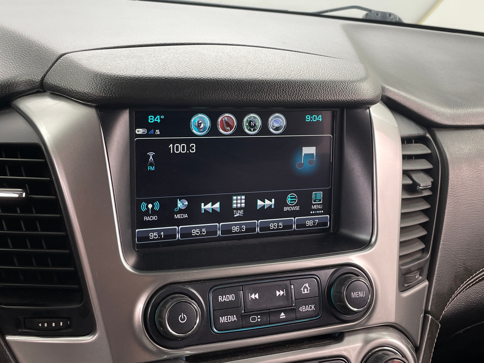 Thumbnail: 2020 Chevrolet Suburban - 3