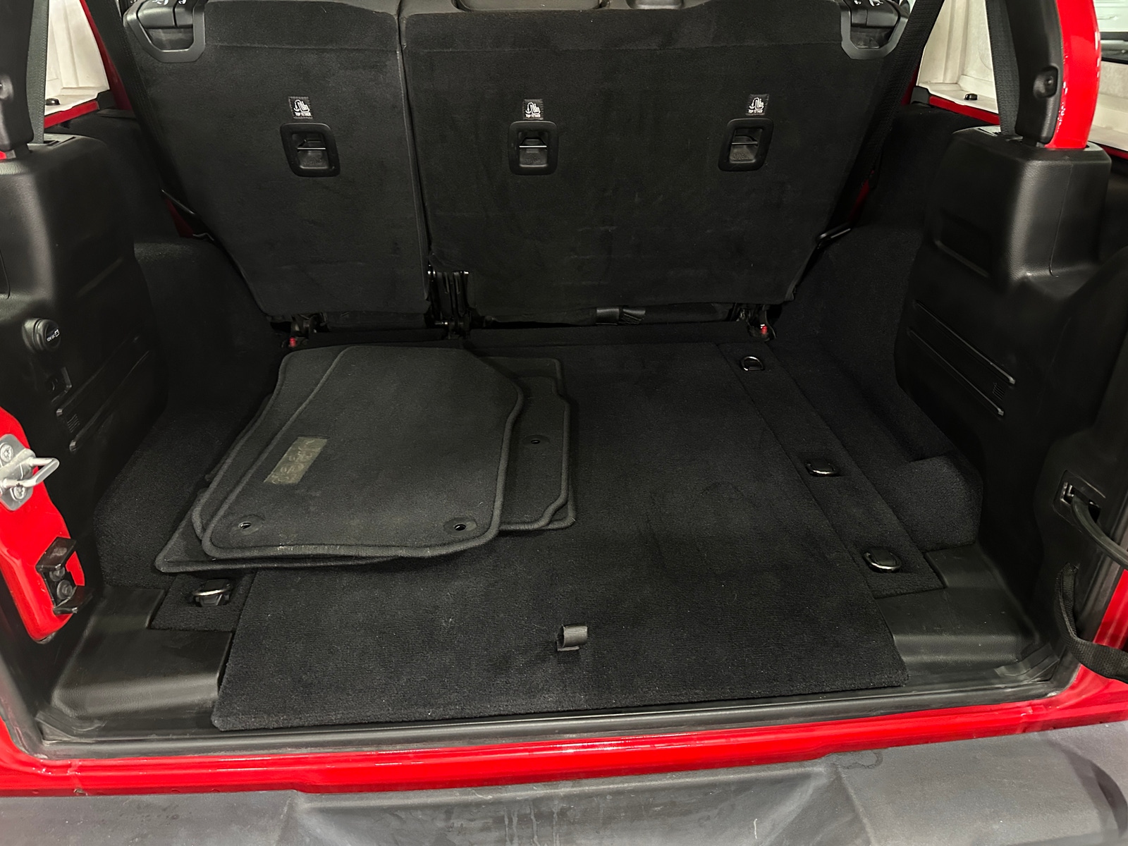 Thumbnail: 2019 Jeep Wrangler - 7