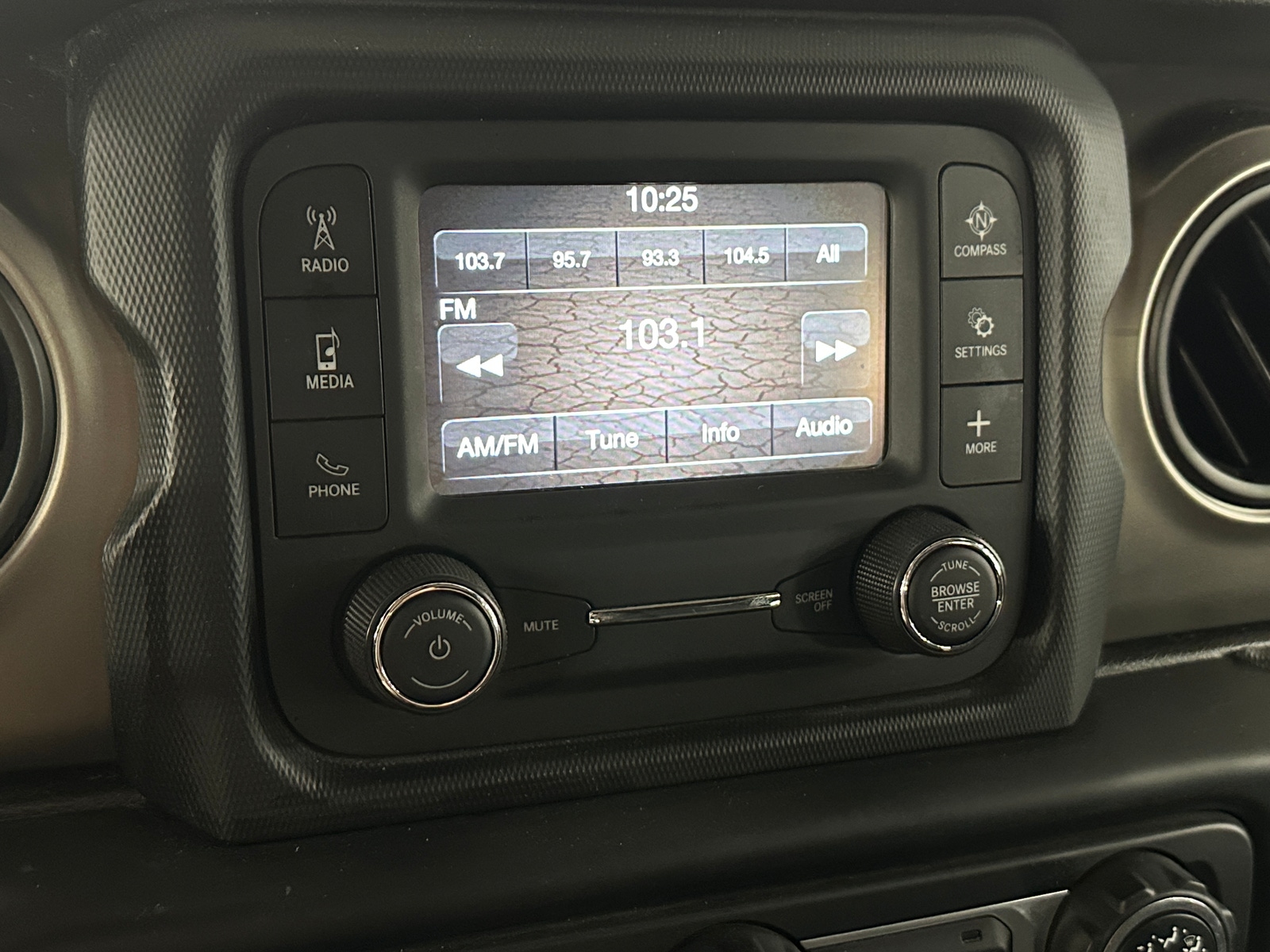 Thumbnail: 2019 Jeep Wrangler - 4