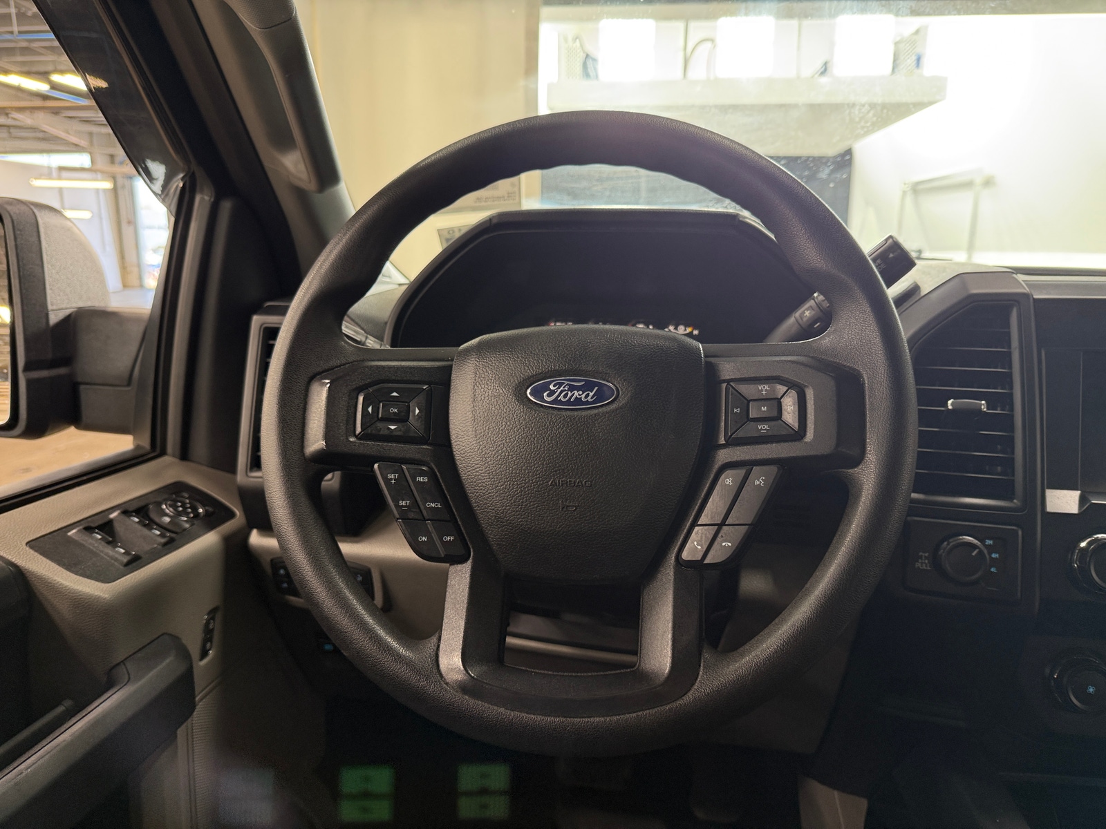 Thumbnail: 2020 Ford Econoline - 5