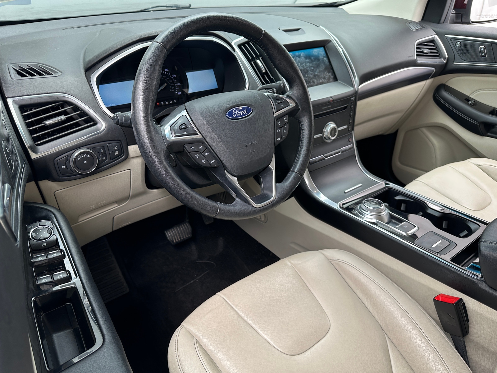 Thumbnail: 2019 Ford Edge - 2