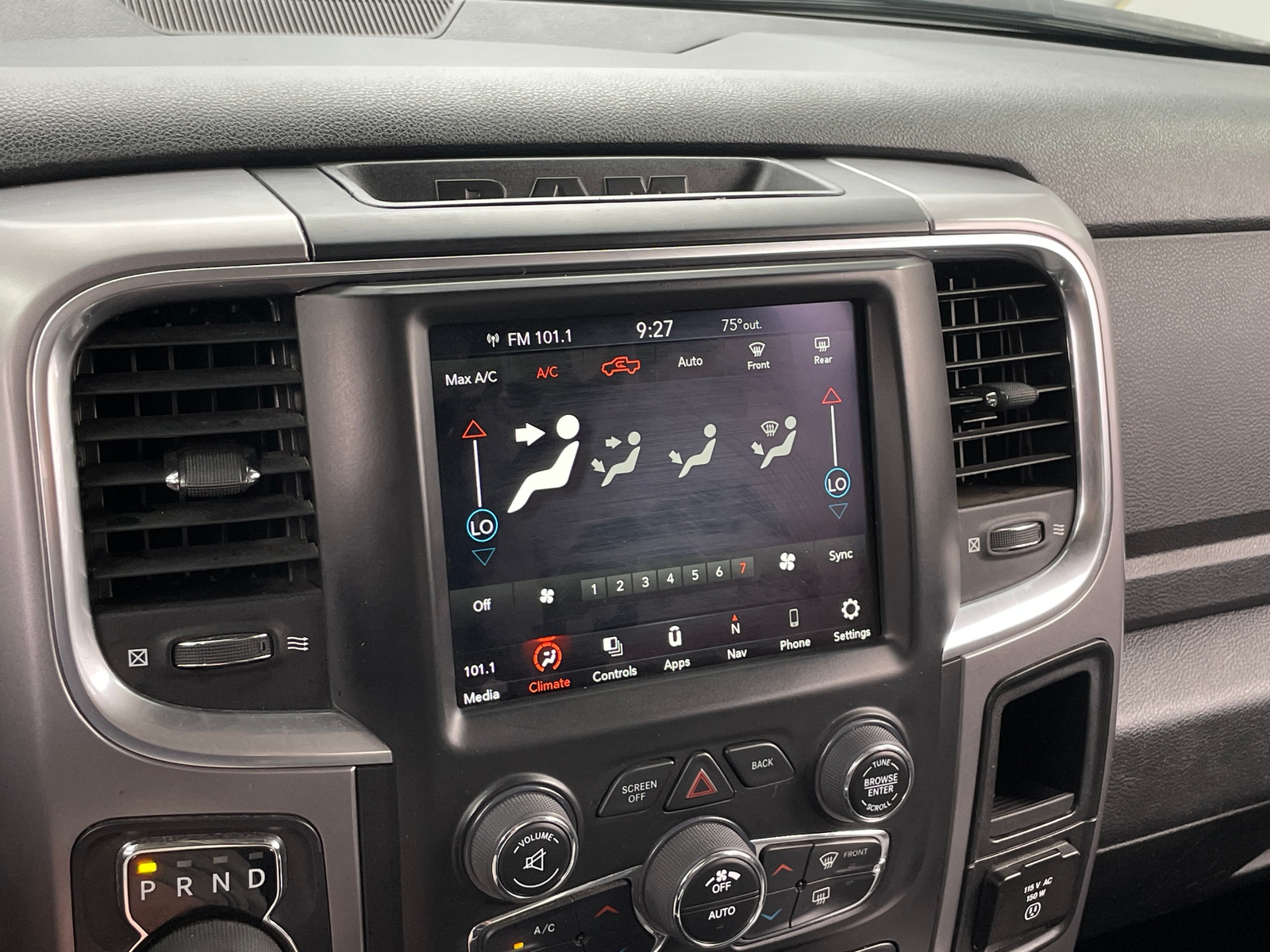 Thumbnail: 2023 RAM 1500 Classic - 4
