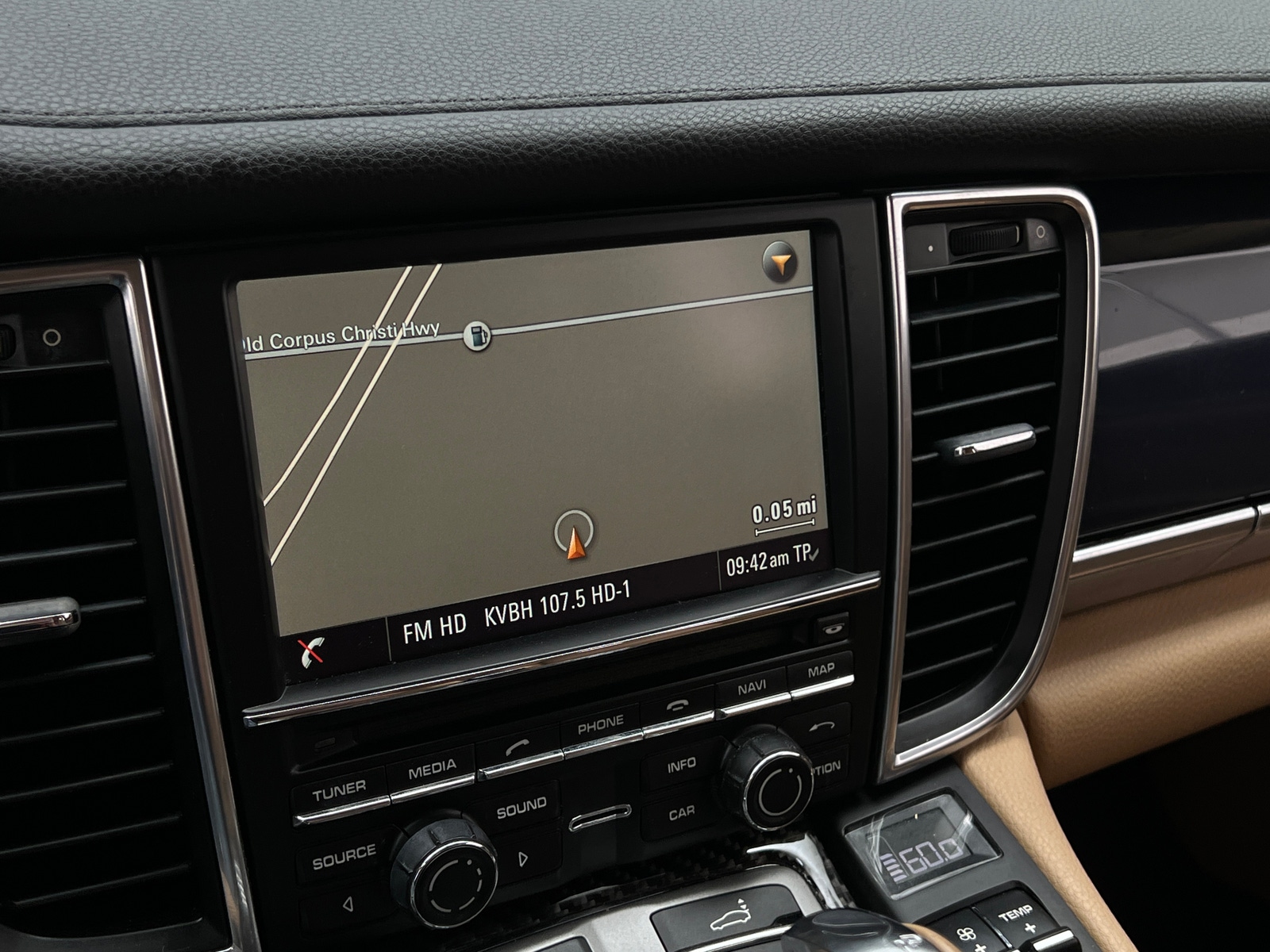 Thumbnail: 2015 Porsche Panamera - 3