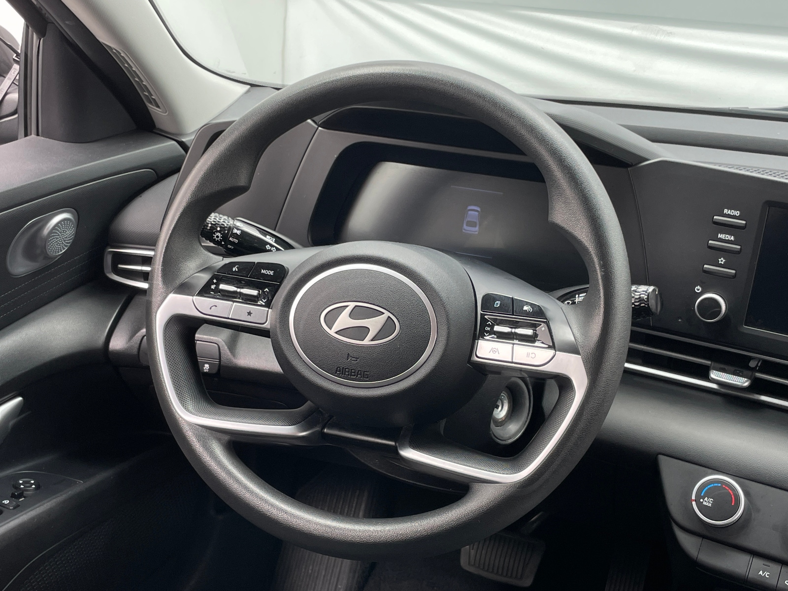 Thumbnail: 2024 Hyundai Elantra - 5