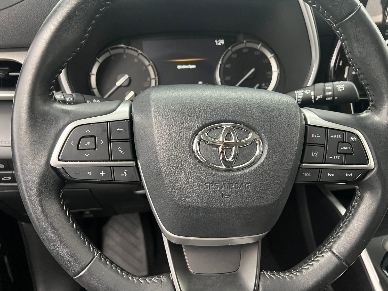 Thumbnail: 2022 Toyota Highlander - 4