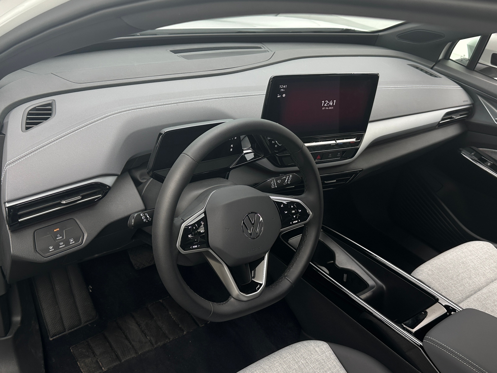 Thumbnail: 2023 Volkswagen ID.4 - 3