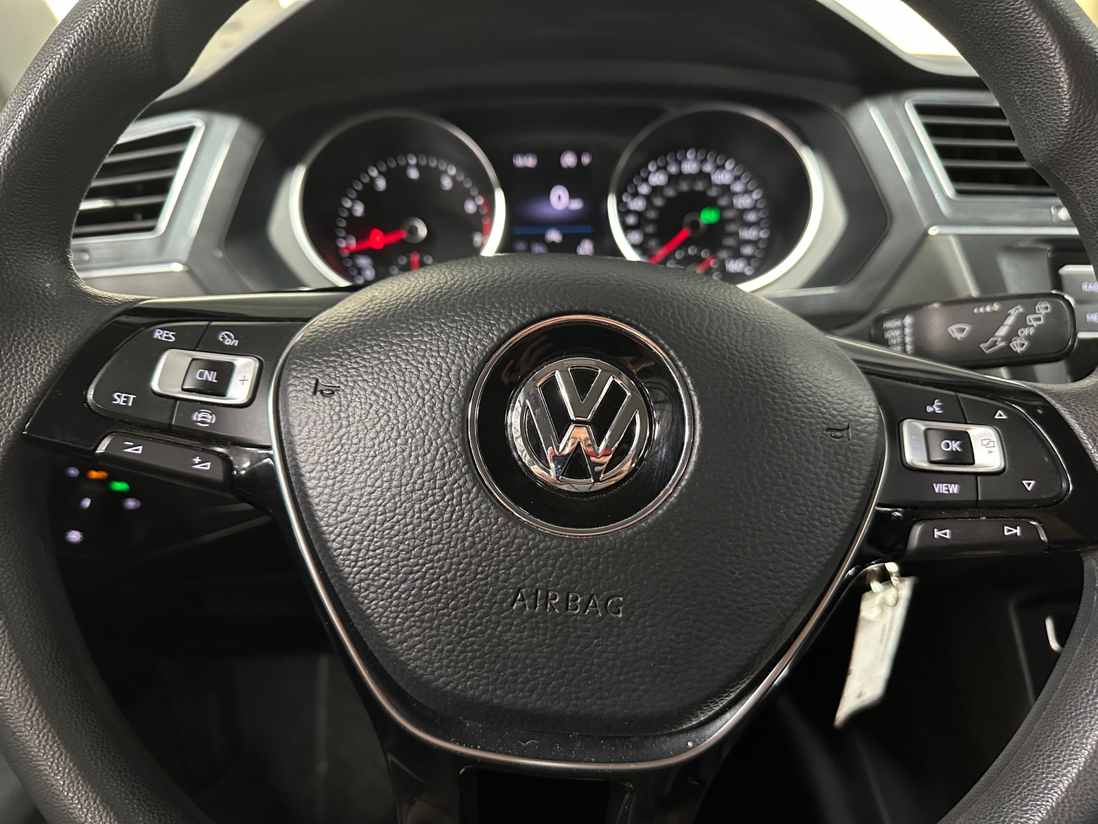 Thumbnail: 2021 Volkswagen Tiguan - 5