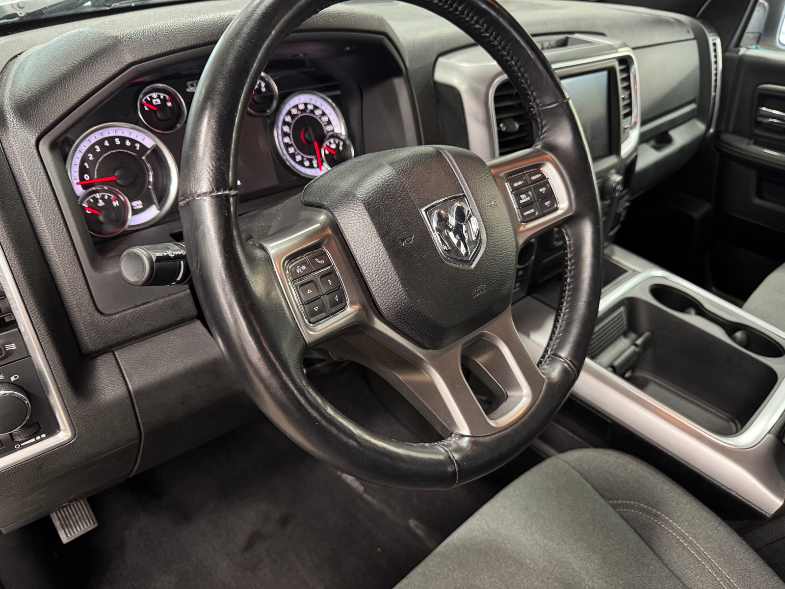Thumbnail: 2022 RAM 1500 Classic - 3