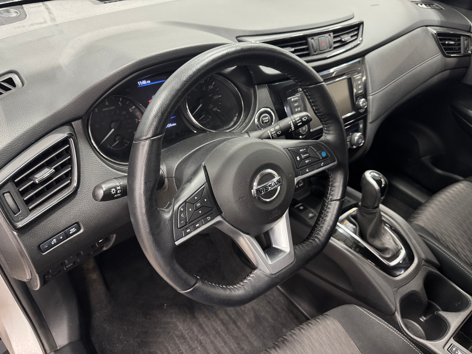 Thumbnail: 2020 Nissan Rogue - 3