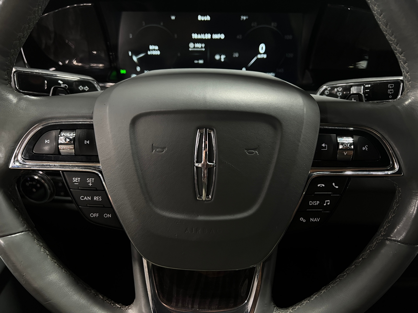 Thumbnail: 2018 Lincoln Navigator L - 4