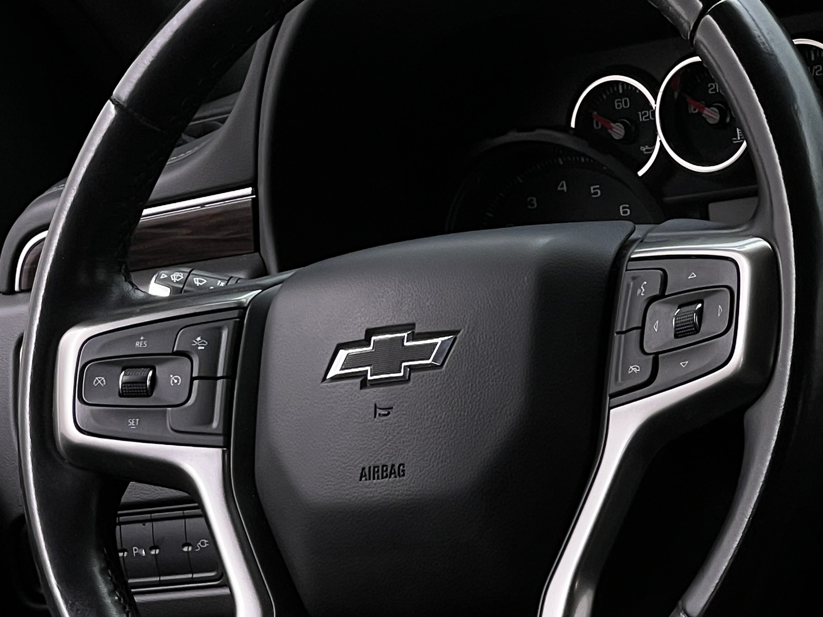 Thumbnail: 2021 Chevrolet Suburban - 4