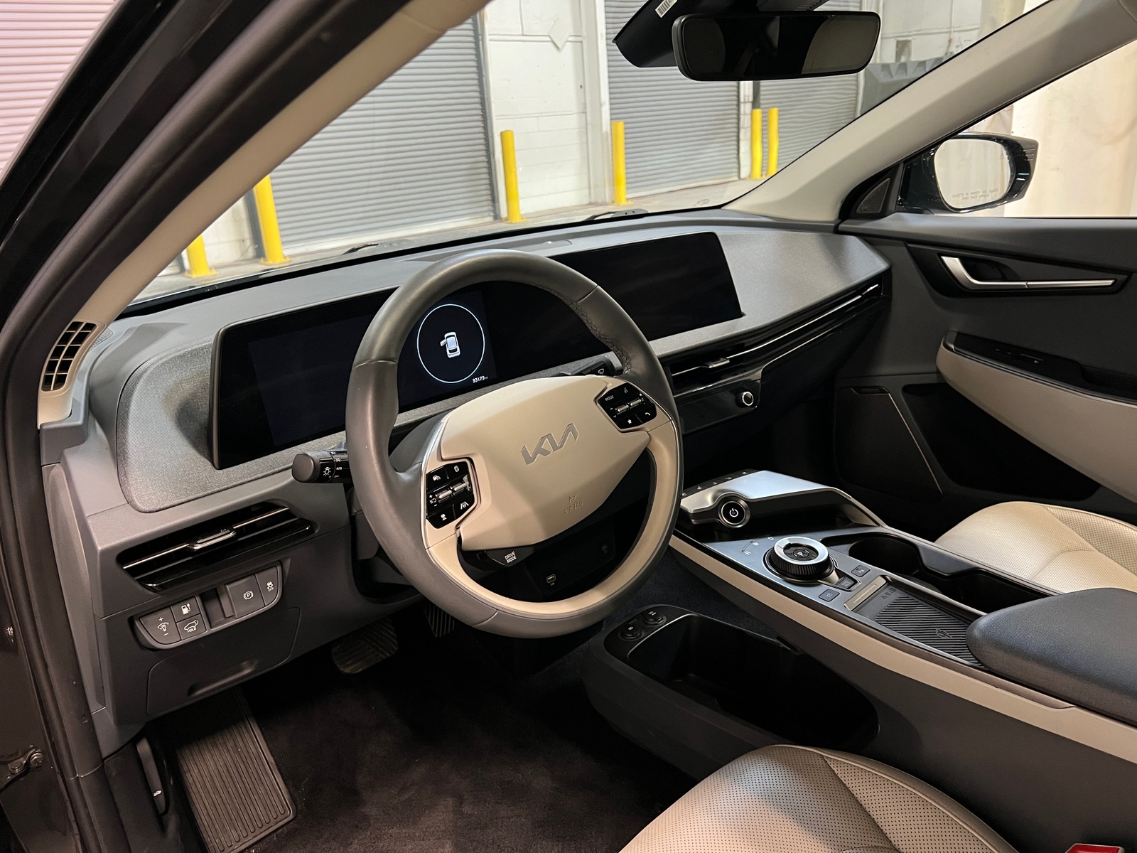 Thumbnail: 2022 Kia EV6 - 2