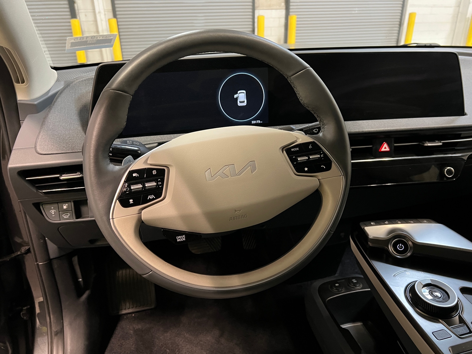 Thumbnail: 2022 Kia EV6 - 4