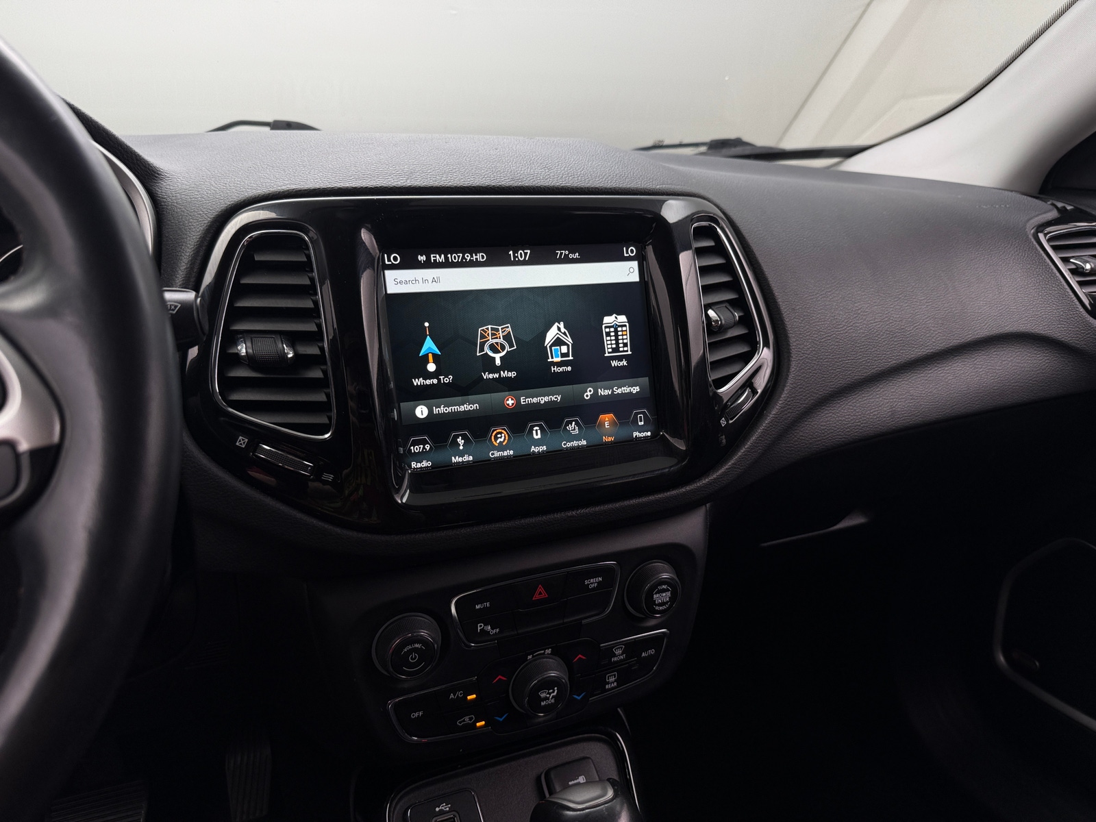 Thumbnail: 2018 Jeep Compass - 3