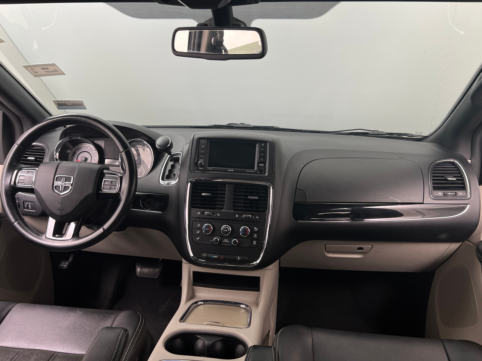 Thumbnail: 2019 Dodge Grand Caravan - 3