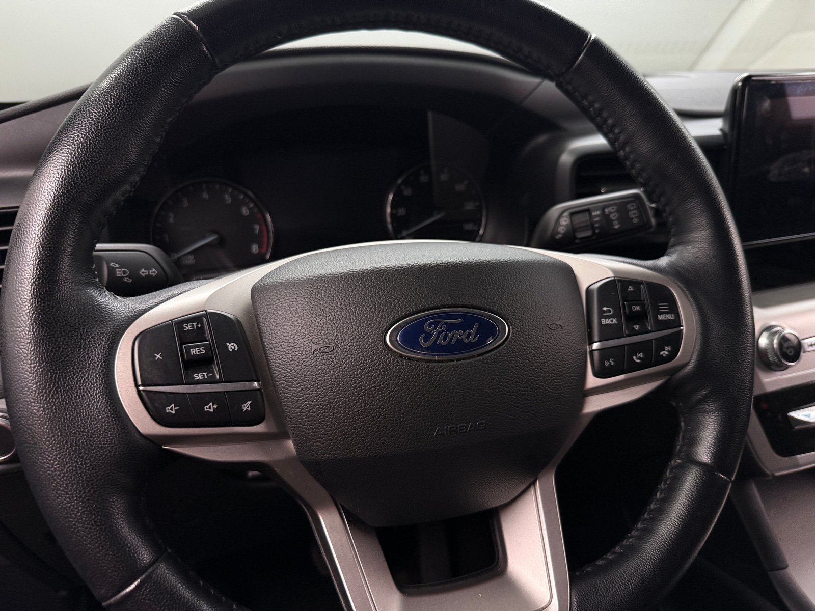 Thumbnail: 2022 Ford Explorer - 5