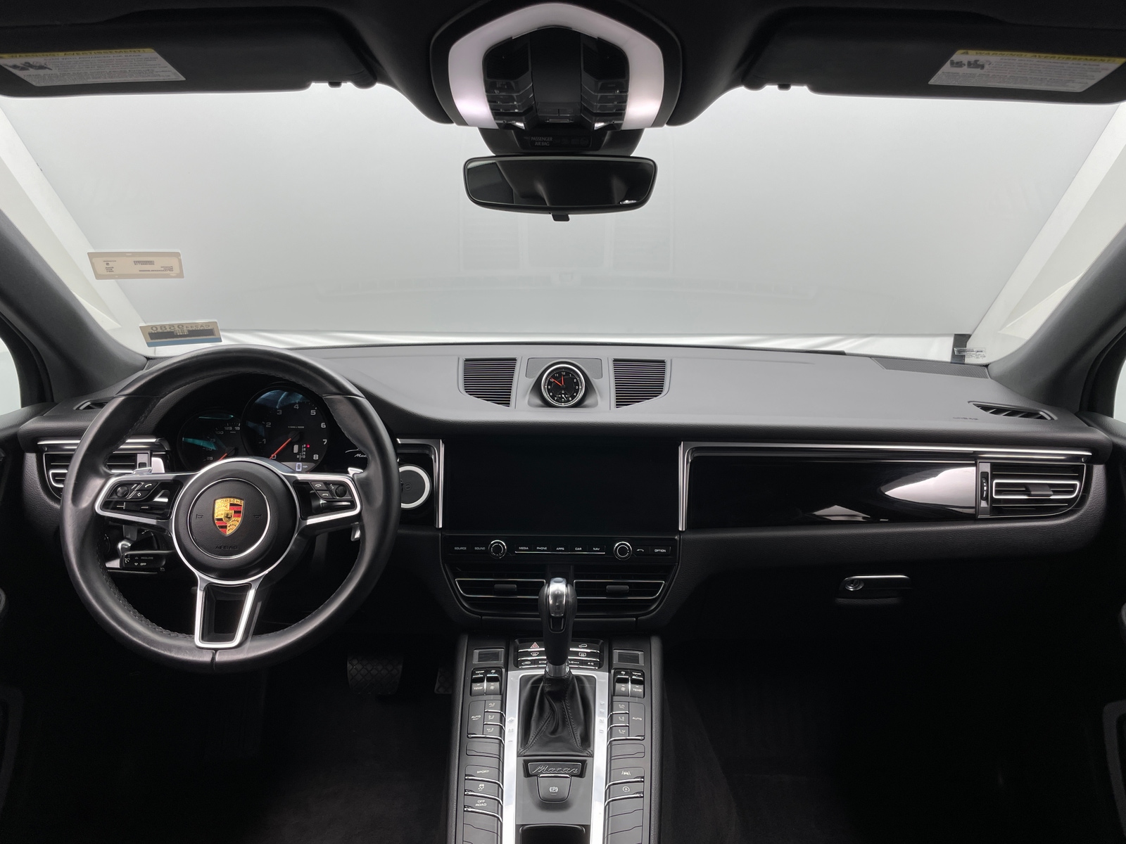 Thumbnail: 2021 Porsche Macan - 3