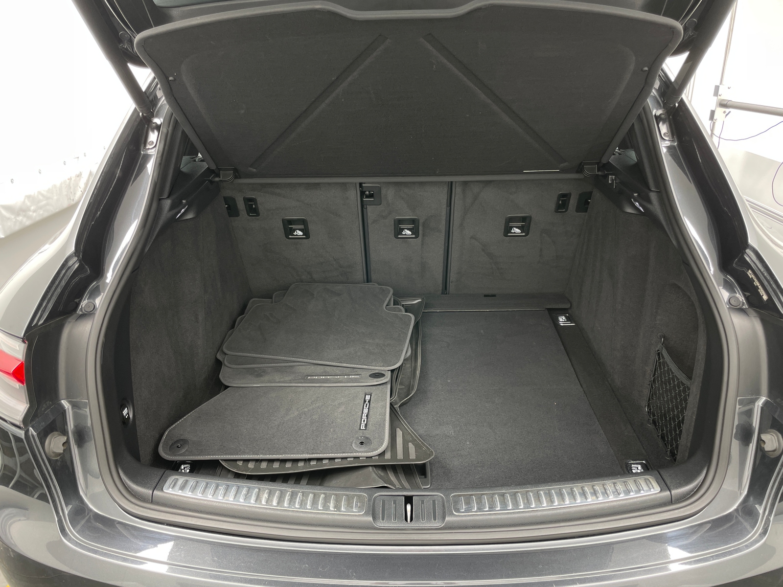 Thumbnail: 2021 Porsche Macan - 7