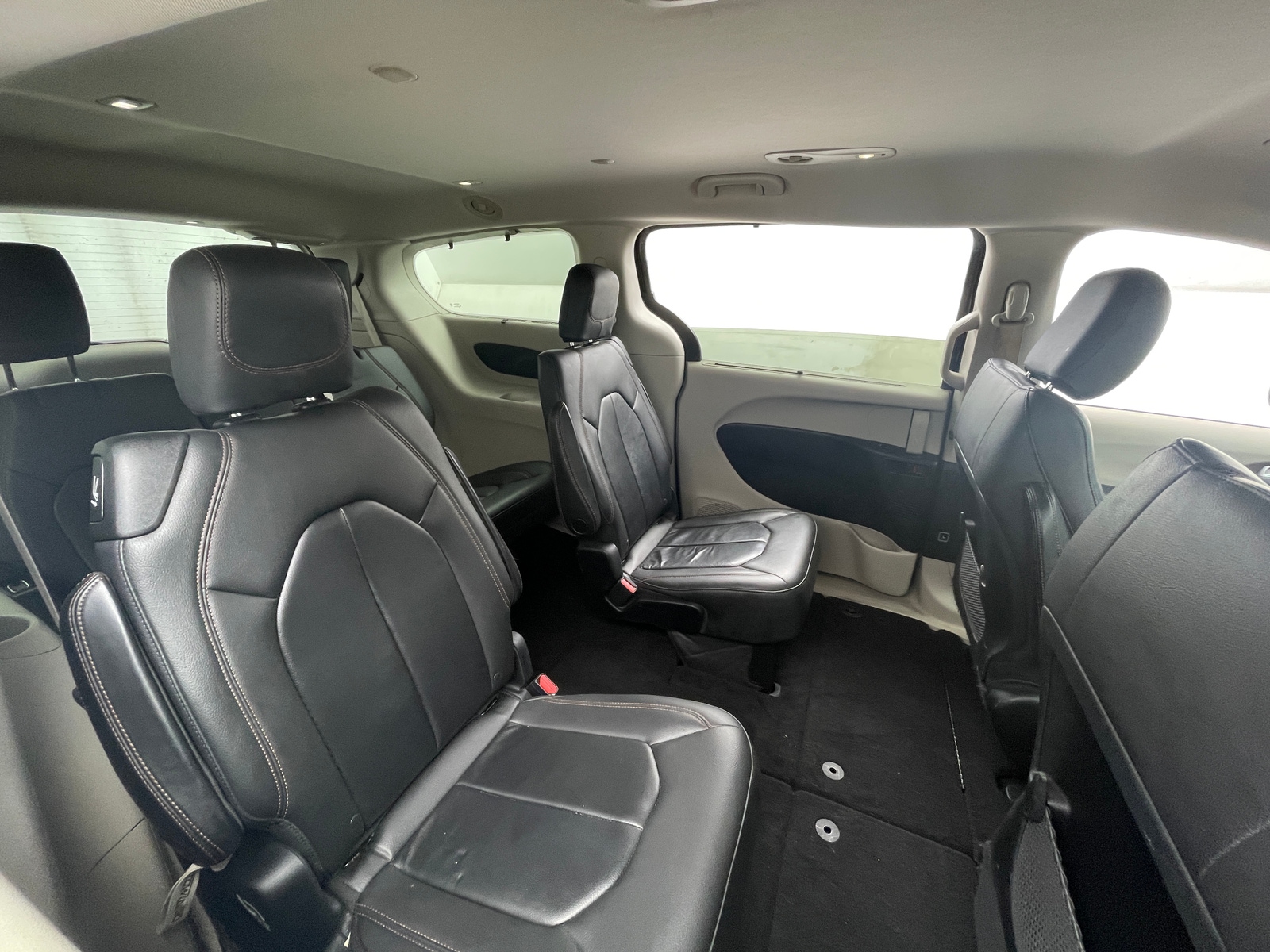 Thumbnail: 2017 Chrysler Pacifica - 5