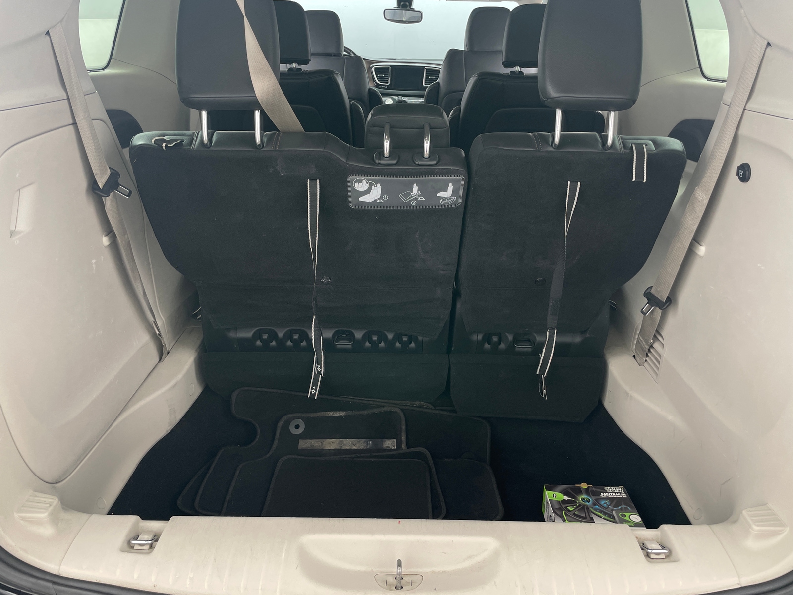 Thumbnail: 2017 Chrysler Pacifica - 6
