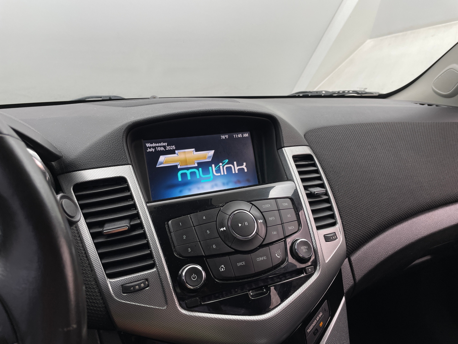 Thumbnail: 2015 Chevrolet Cruze - 3