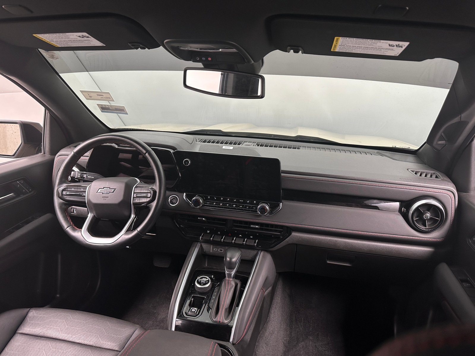 Thumbnail: 2023 Chevrolet Colorado - 3