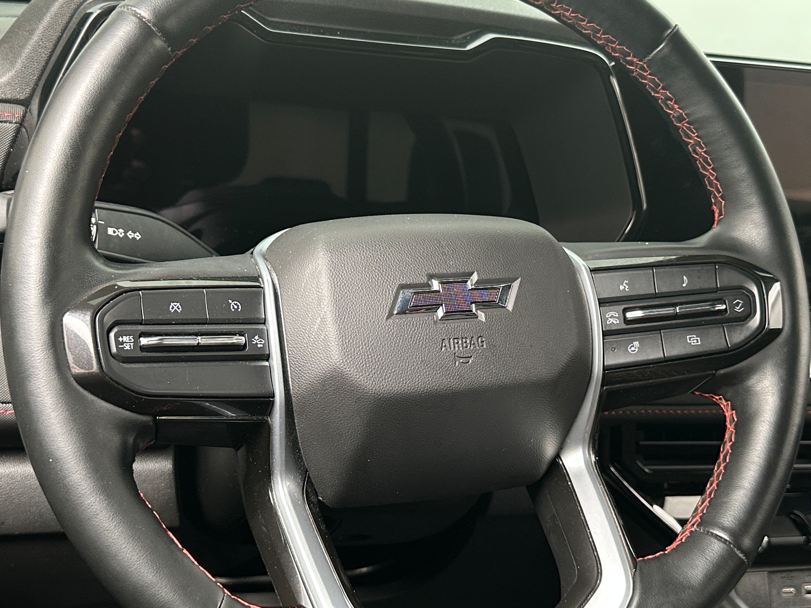 Thumbnail: 2023 Chevrolet Colorado - 5