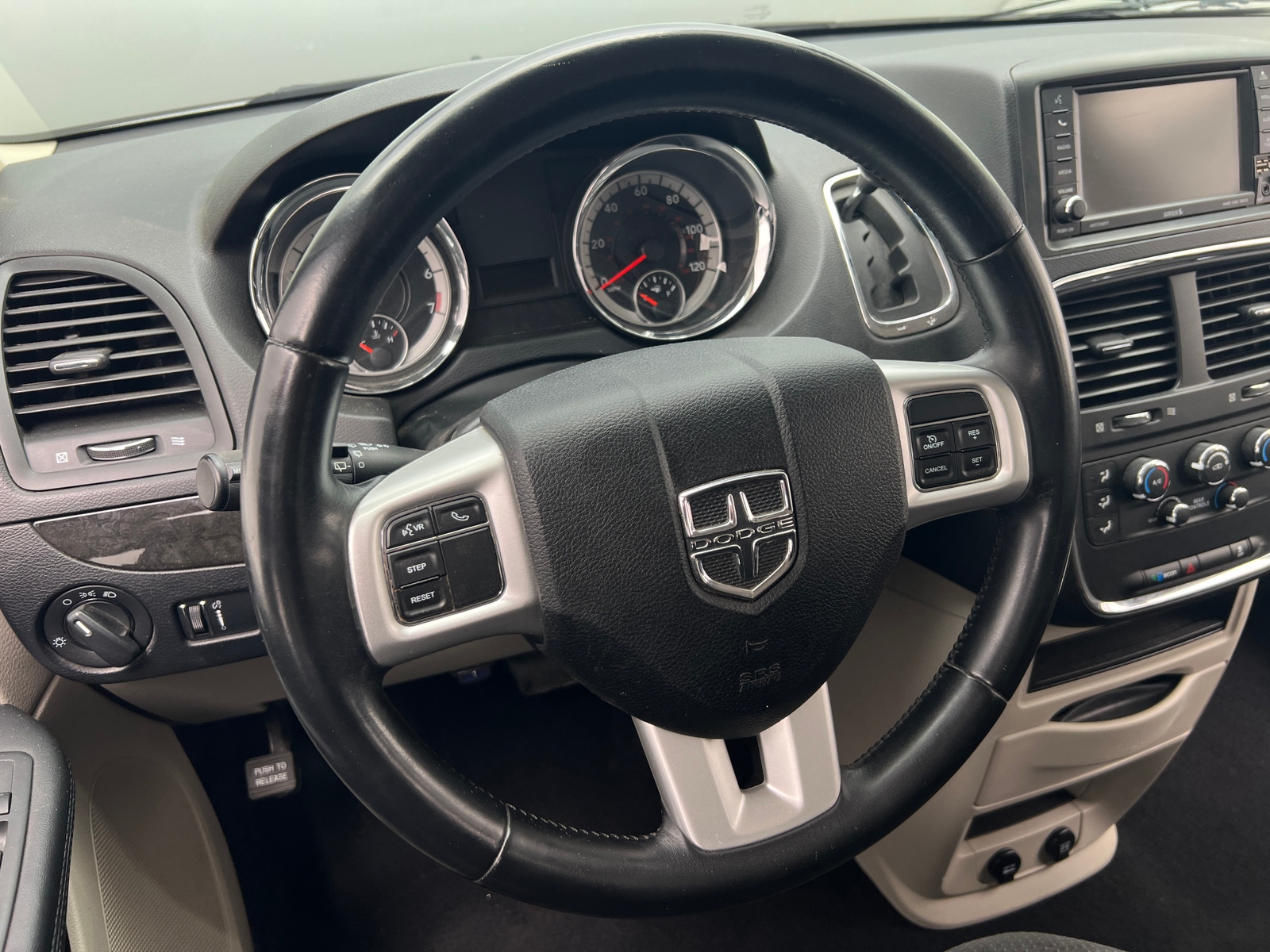 Thumbnail: 2017 Dodge Grand Caravan - 5