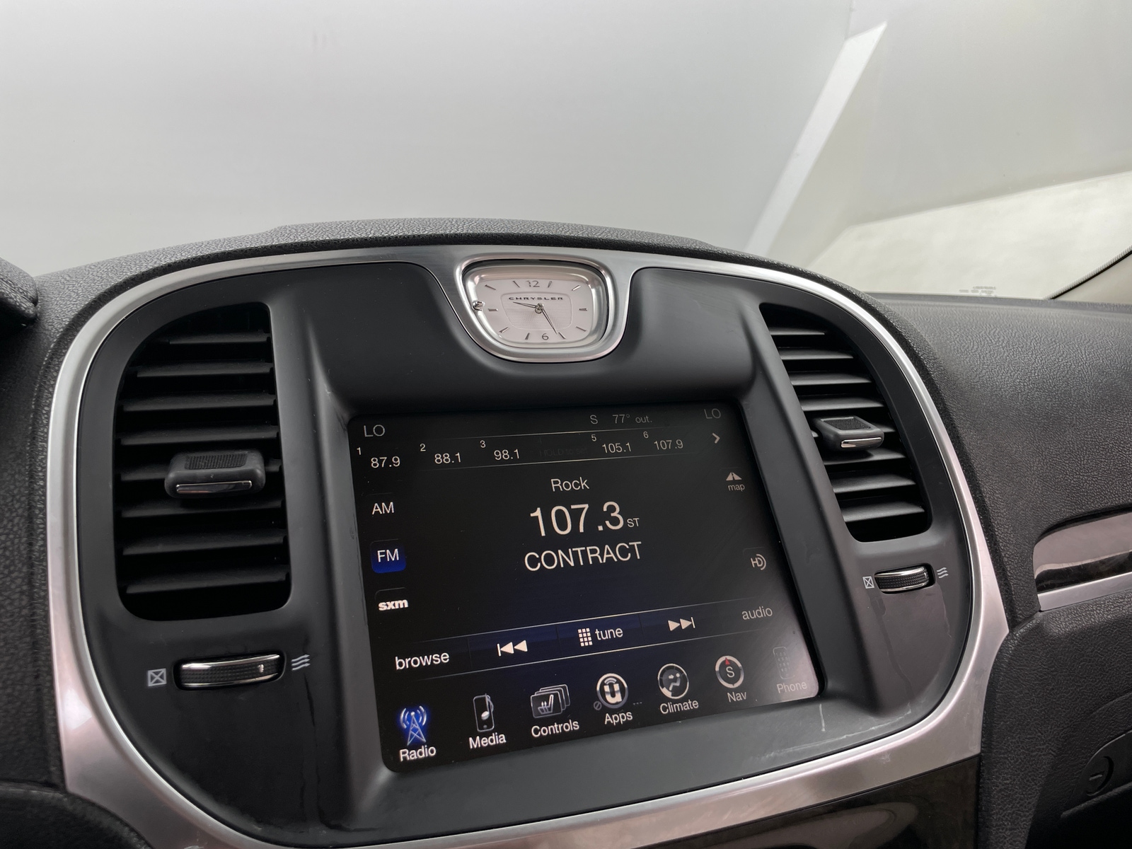 Thumbnail: 2016 Chrysler 300 - 3
