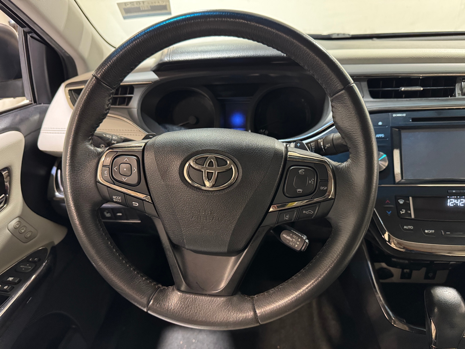 Thumbnail: 2018 Toyota Avalon - 4