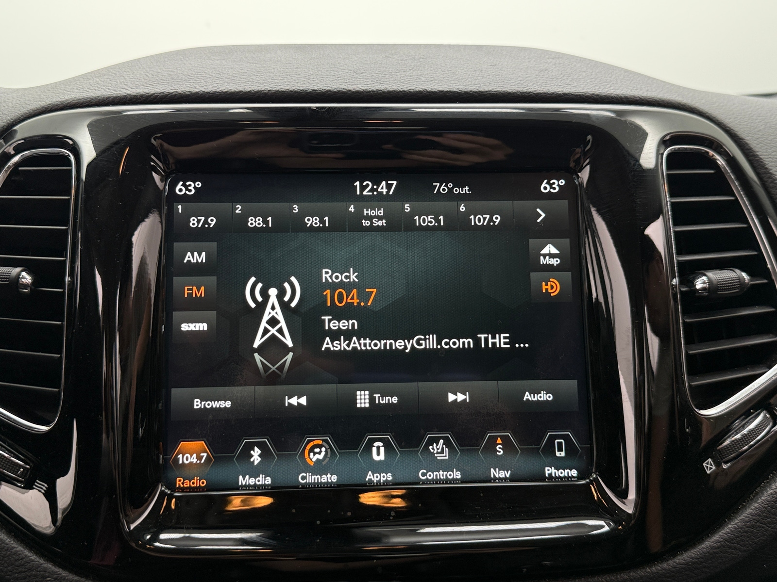 Thumbnail: 2019 Jeep Compass - 3