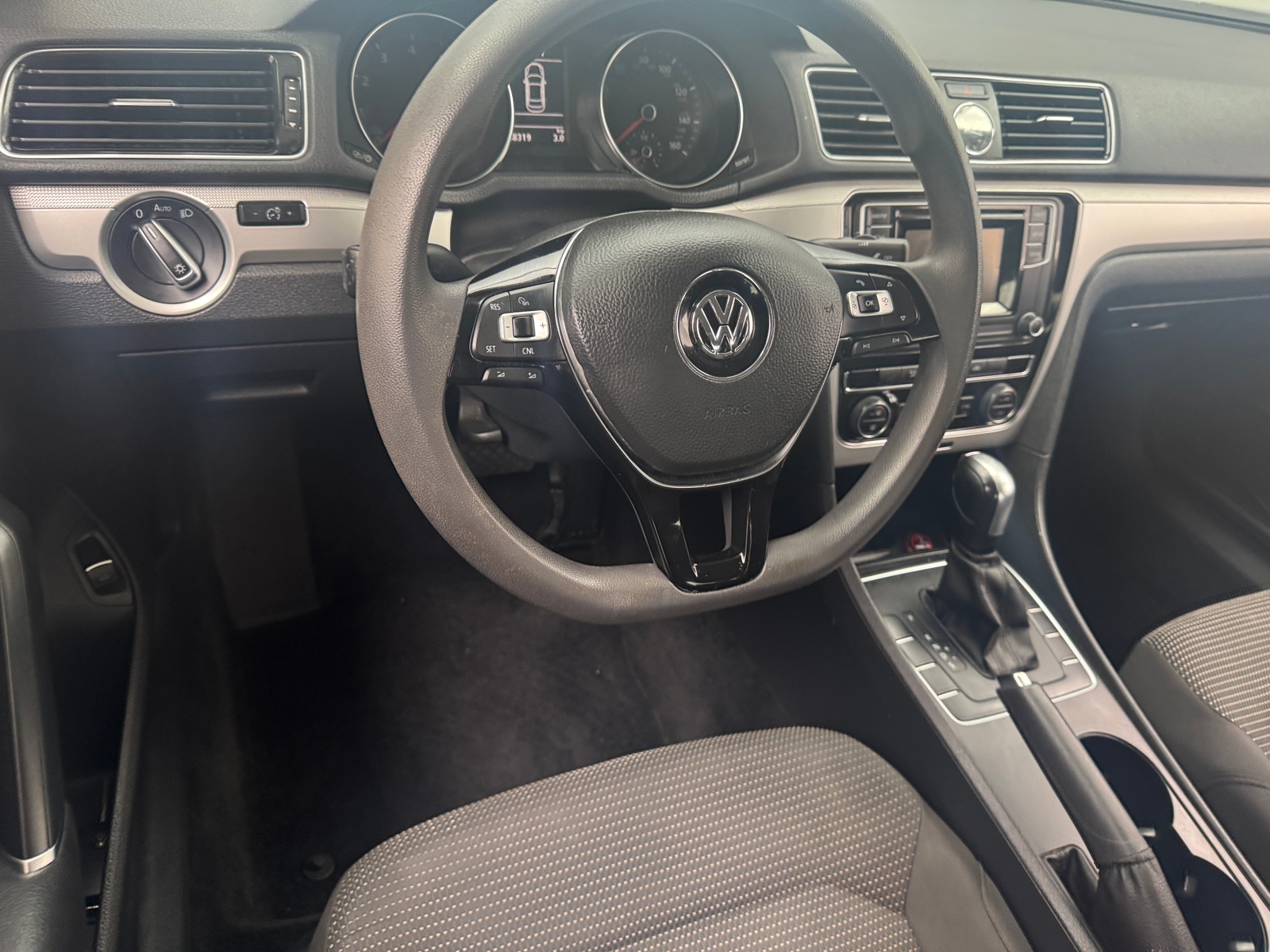 Thumbnail: 2016 Volkswagen Passat - 5