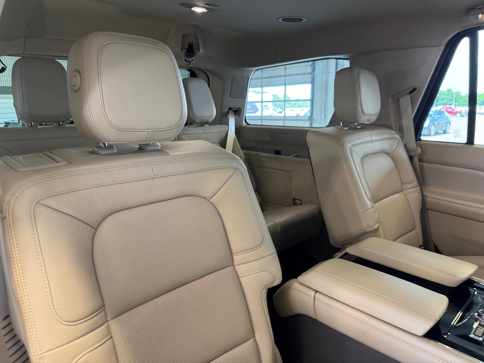 Thumbnail: 2020 Lincoln Navigator - 5