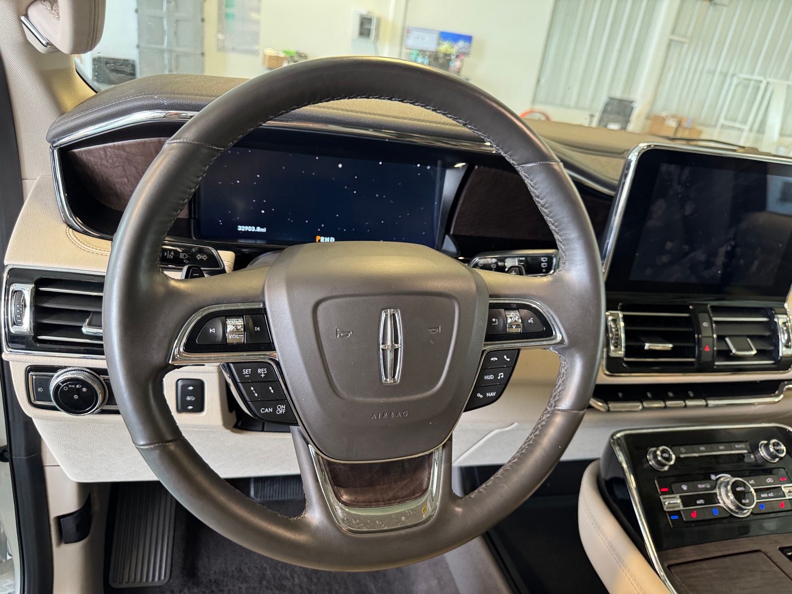 Thumbnail: 2020 Lincoln Navigator - 4