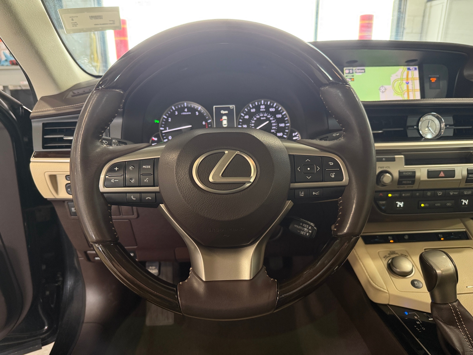 Thumbnail: 2016 Lexus ES - 4