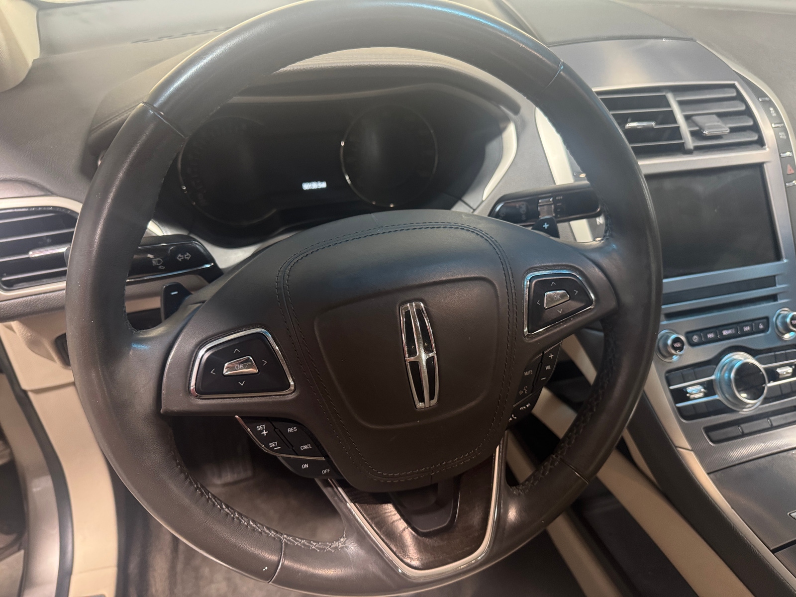 Thumbnail: 2018 Lincoln MKZ - 4