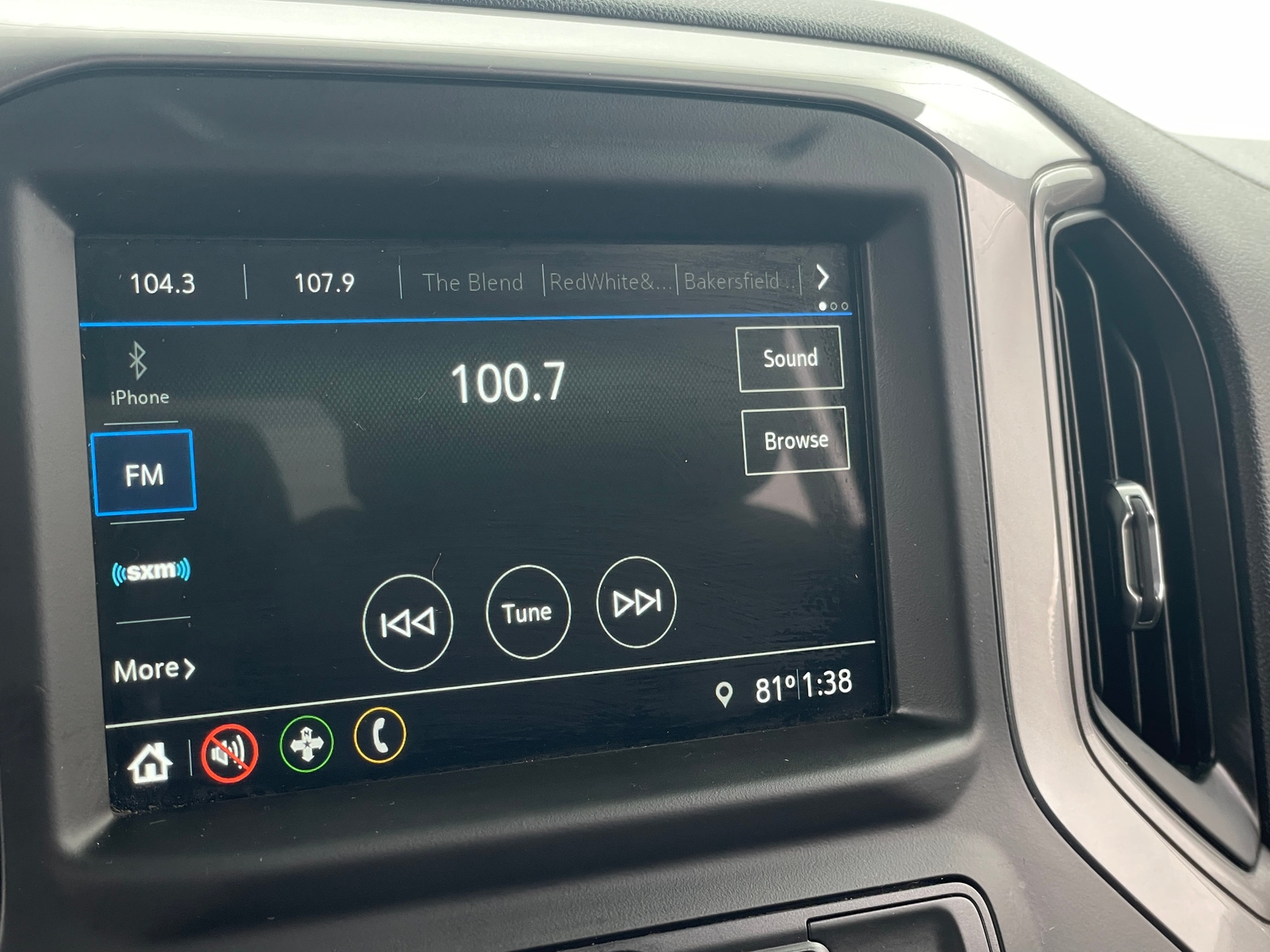 Thumbnail: 2019 Chevrolet Silverado 1500 - 4