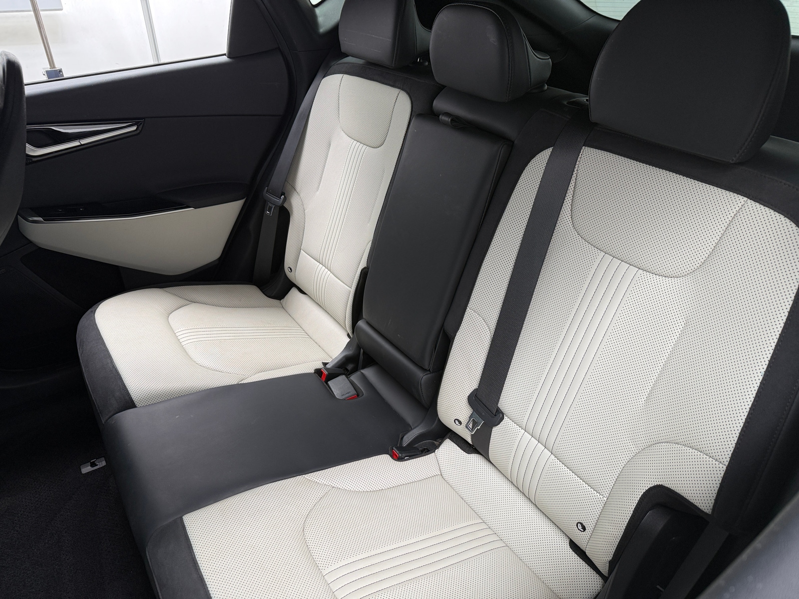 Thumbnail: 2023 Kia EV6 - 5