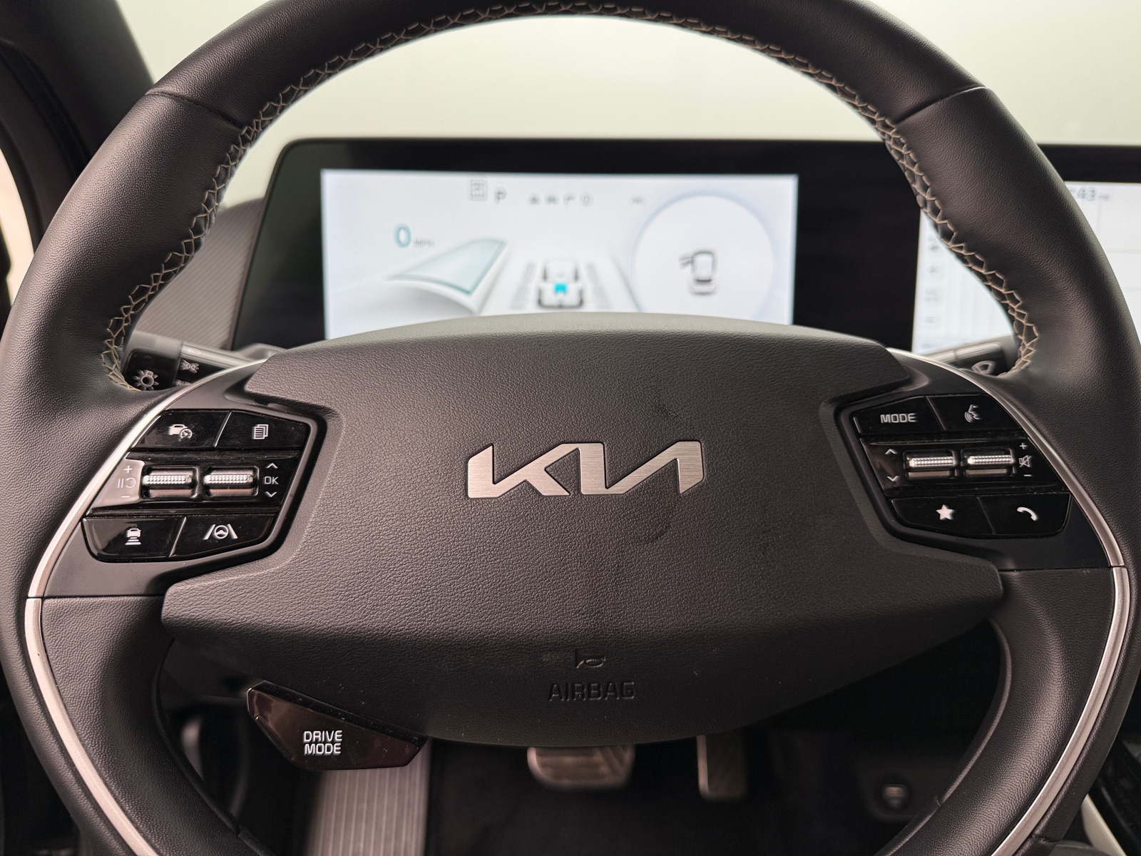 Thumbnail: 2023 Kia EV6 - 4
