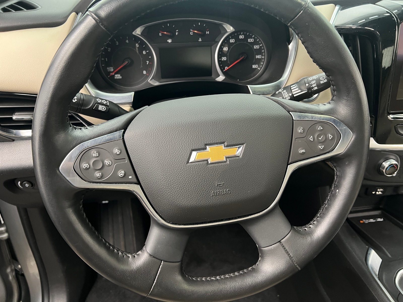Thumbnail: 2022 Chevrolet Traverse - 4