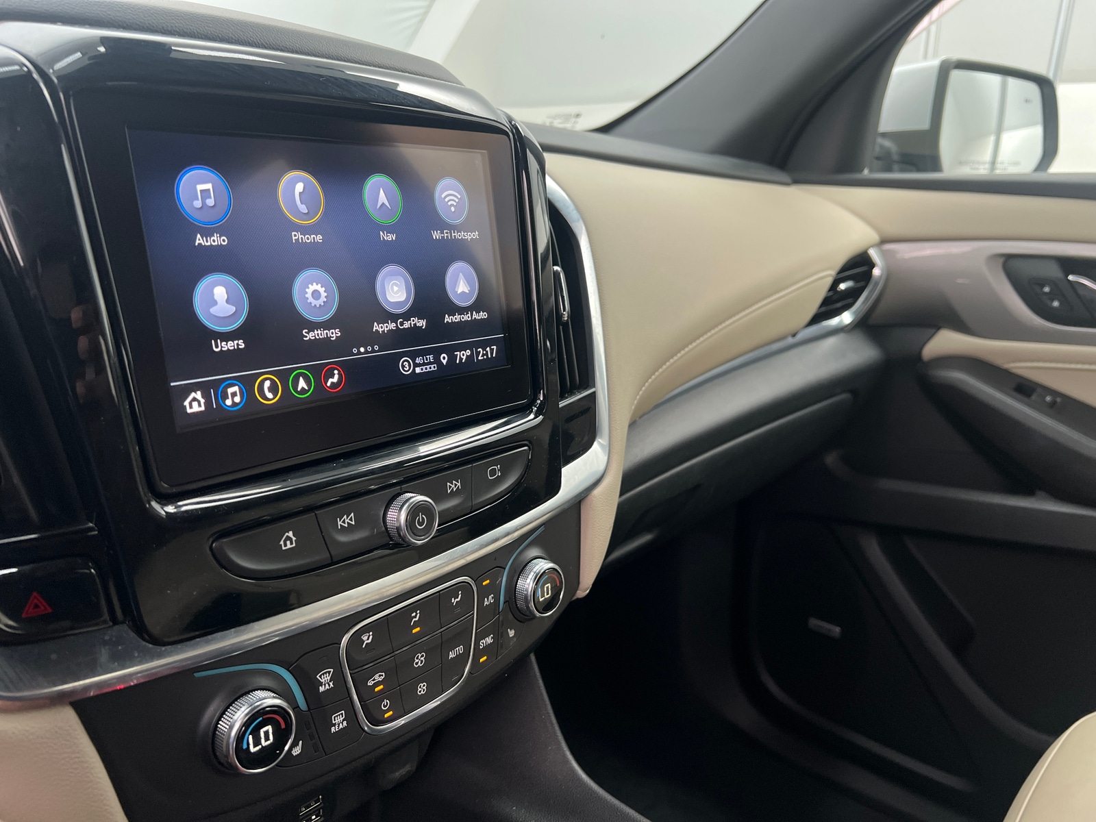 Thumbnail: 2022 Chevrolet Traverse - 3