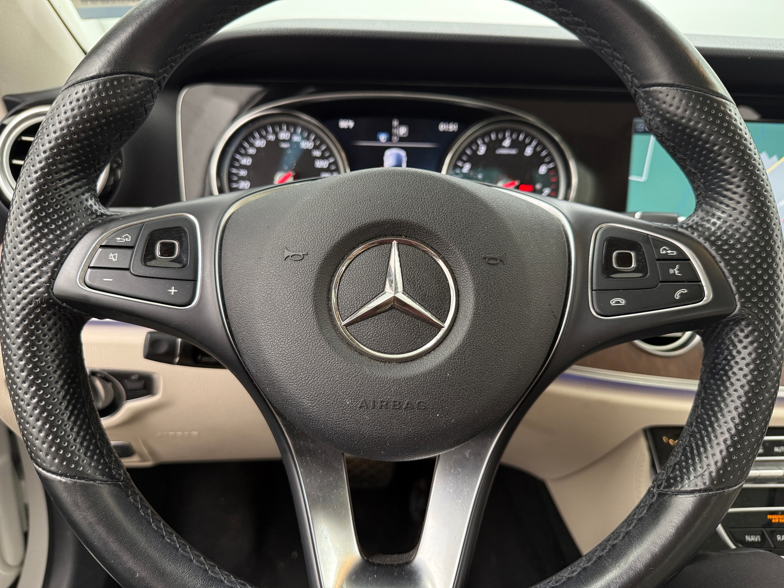 Thumbnail: 2017 Mercedes-Benz E-Class - 4