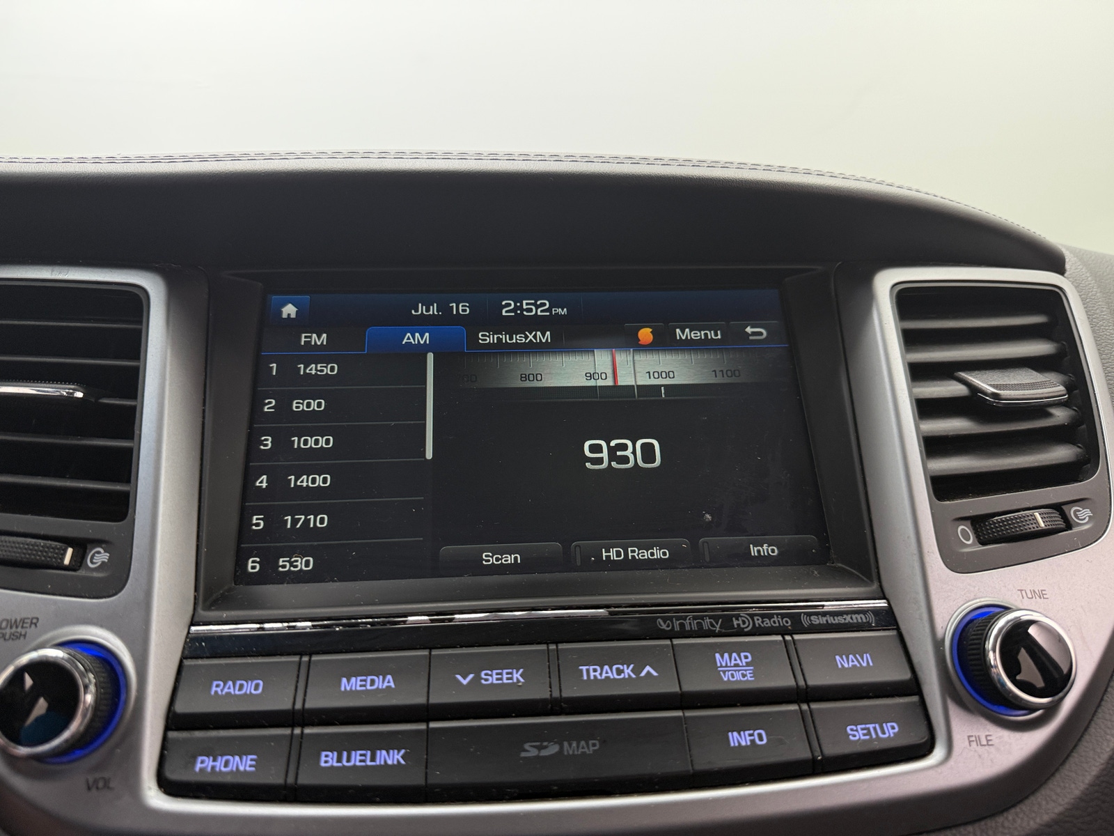 Thumbnail: 2017 Hyundai Tucson - 3