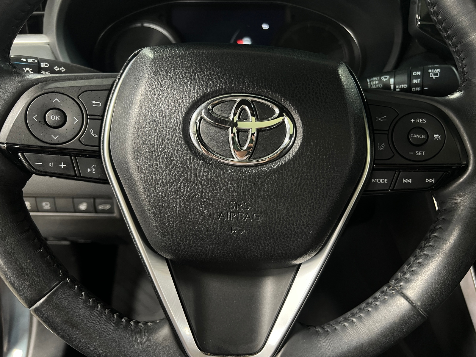 Thumbnail: 2021 Toyota Venza - 4