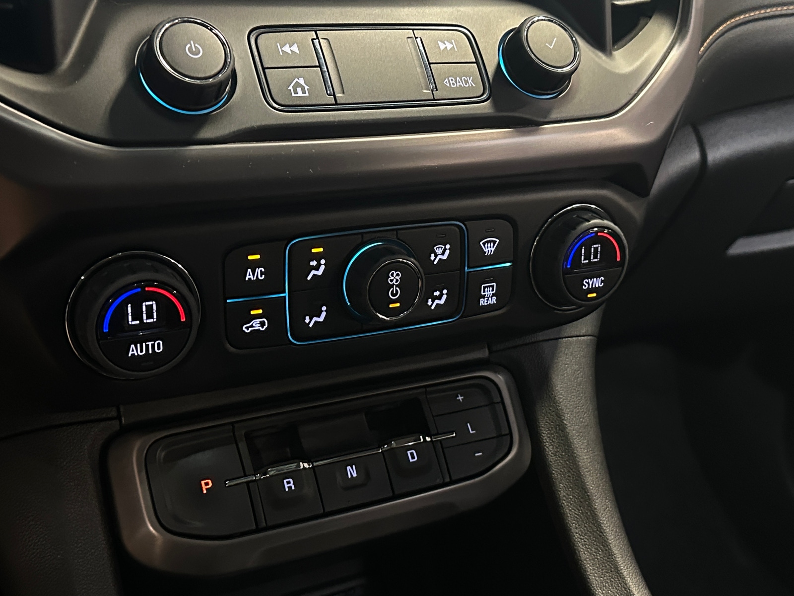 Thumbnail: 2023 GMC Acadia - 3
