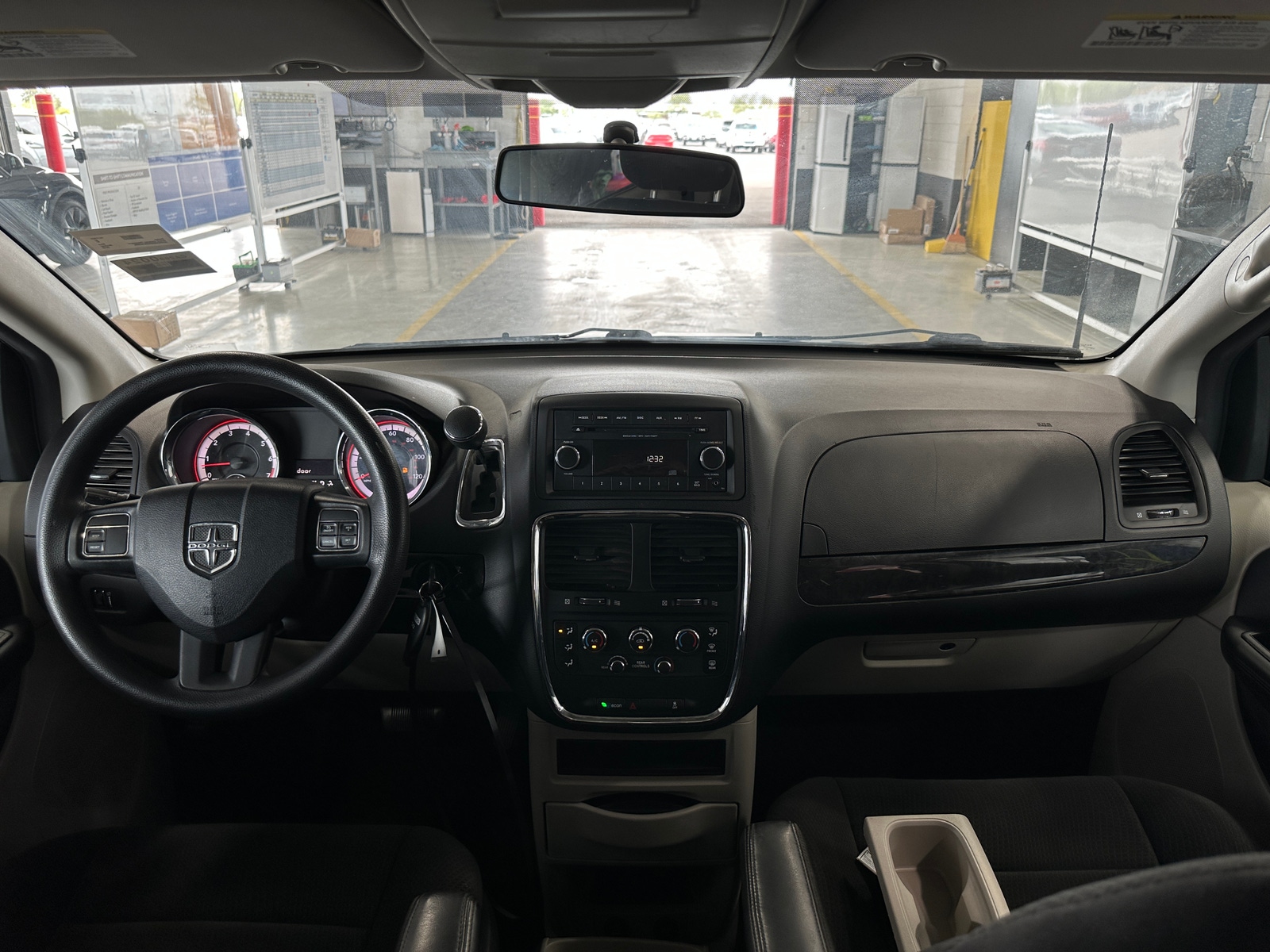 Thumbnail: 2013 Dodge Grand Caravan - 3
