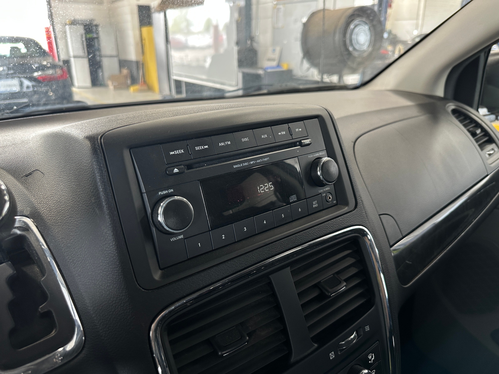 Thumbnail: 2013 Dodge Grand Caravan - 4