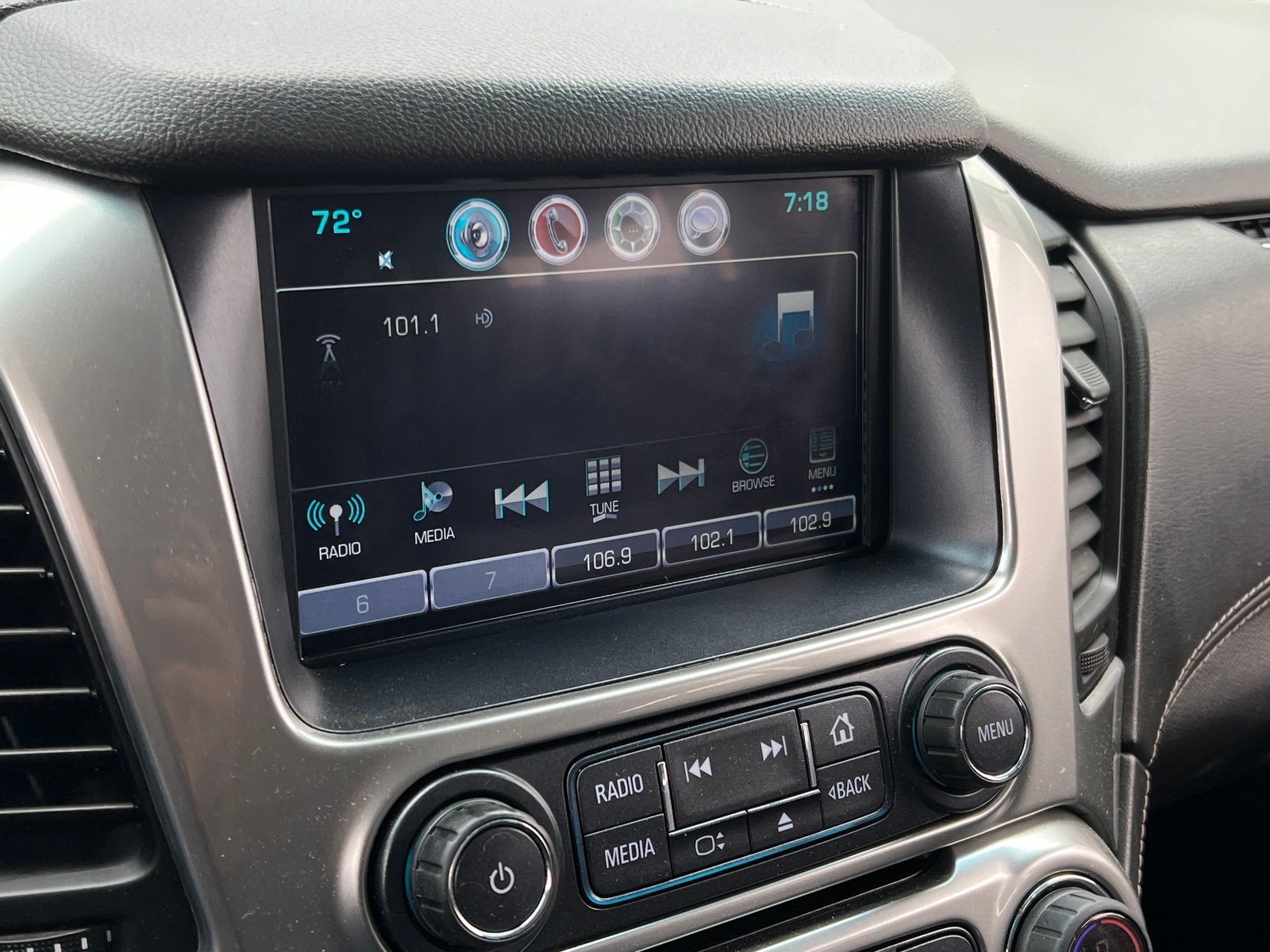 Thumbnail: 2019 Chevrolet Suburban - 3