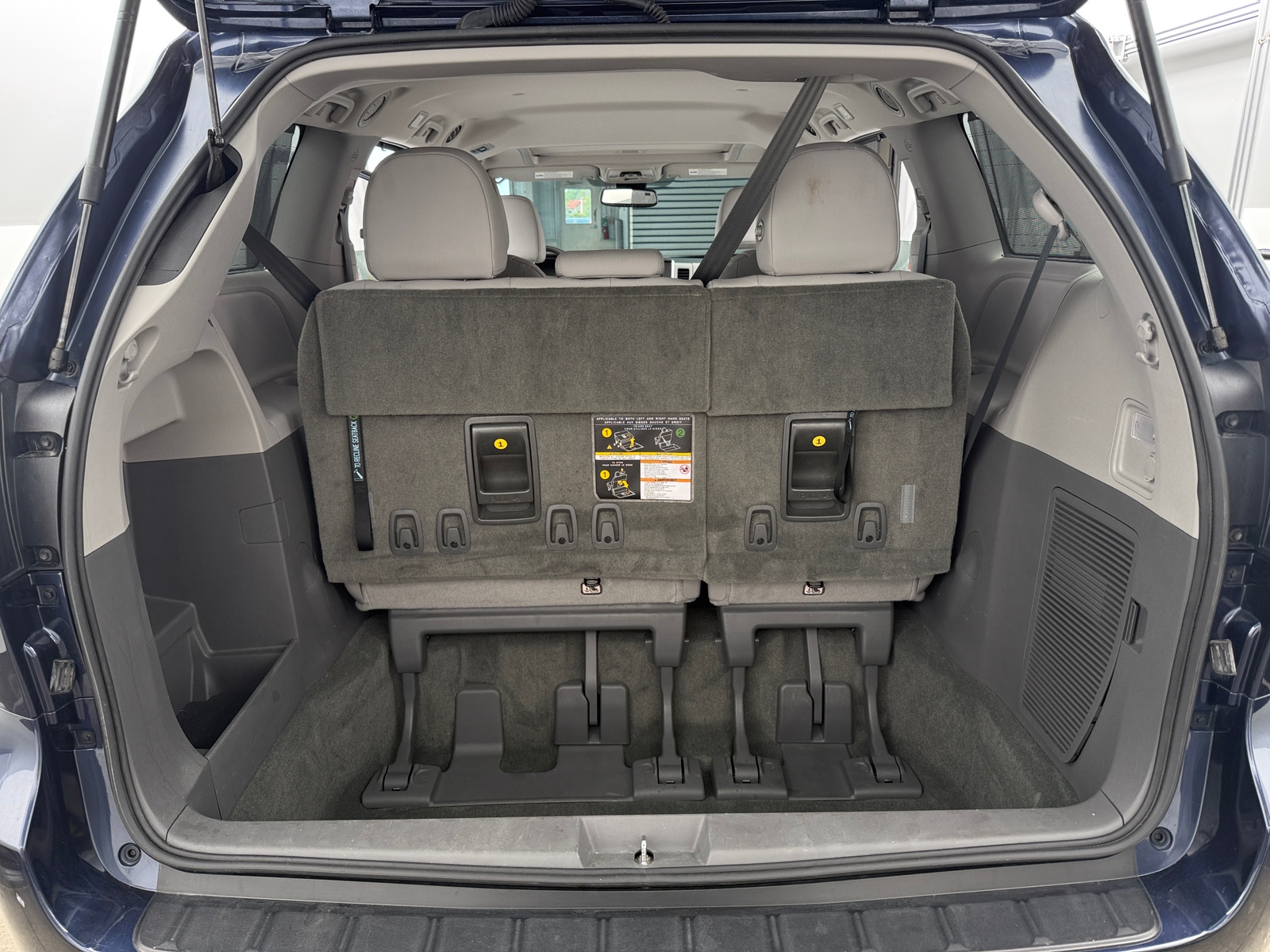 Thumbnail: 2018 Toyota Sienna - 6