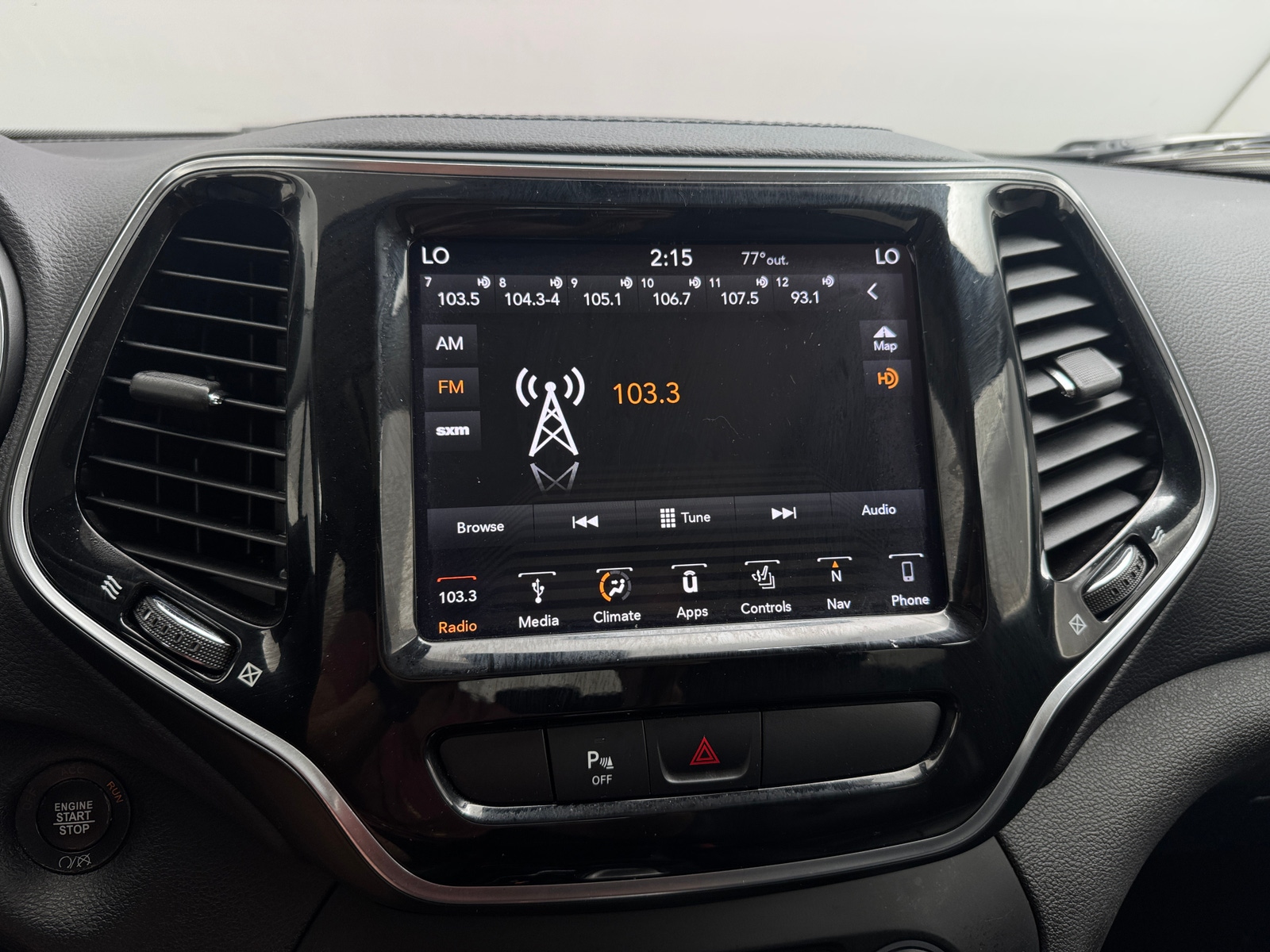 Thumbnail: 2019 Jeep Cherokee - 3